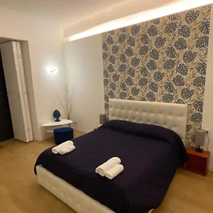casa-accanto-teatro.taorminaitalyhotels.com/